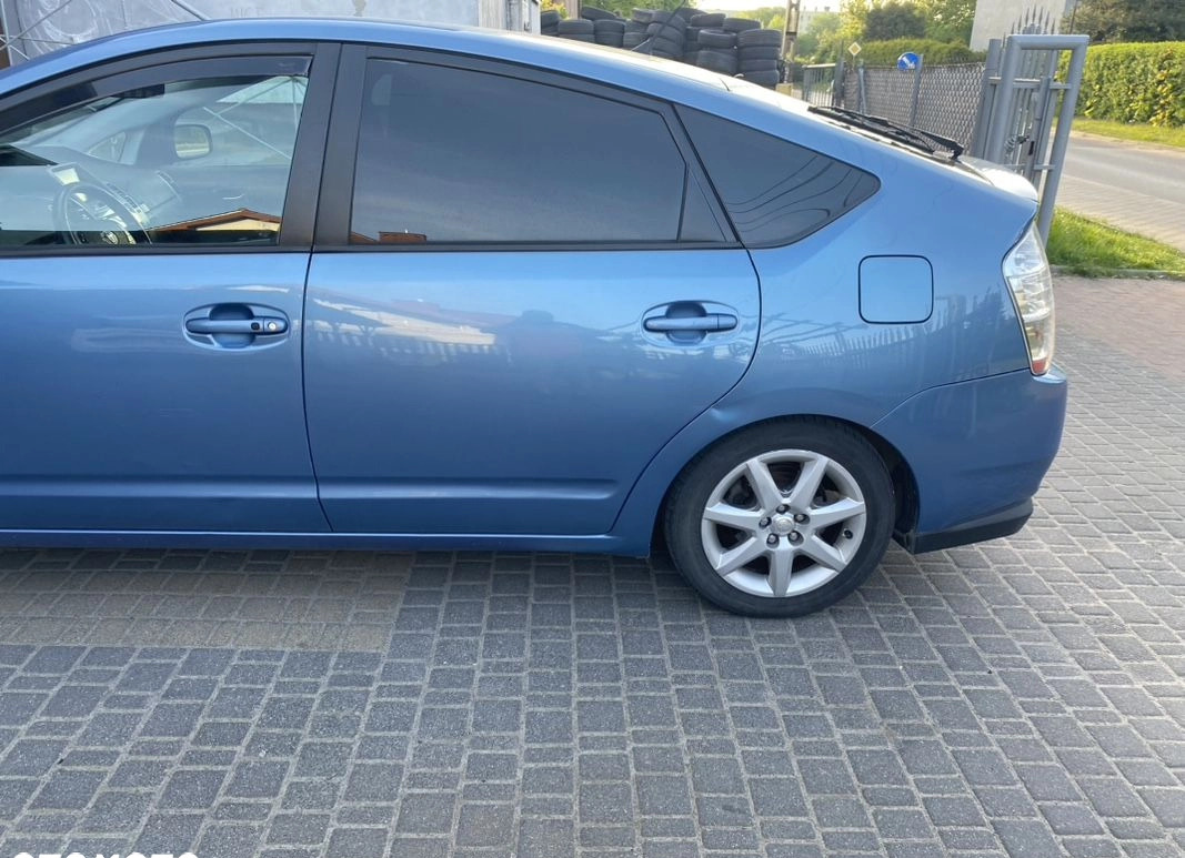 Toyota Prius cena 20500 przebieg: 382000, rok produkcji 2006 z Zgierz małe 92